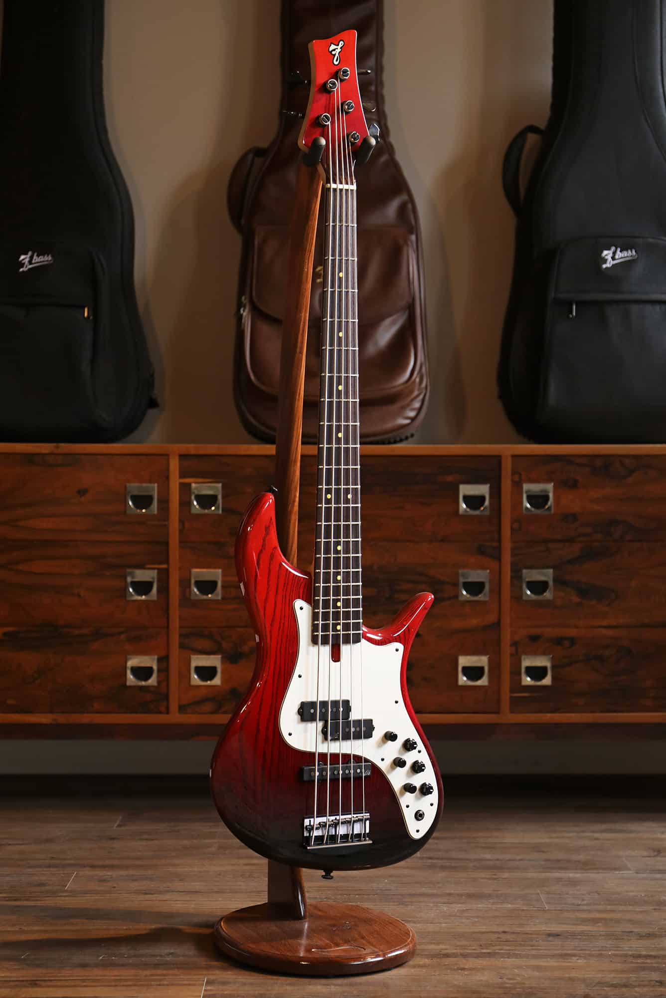 F bass Red Fade VF5
