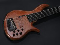 F bass Pre-owned AC6