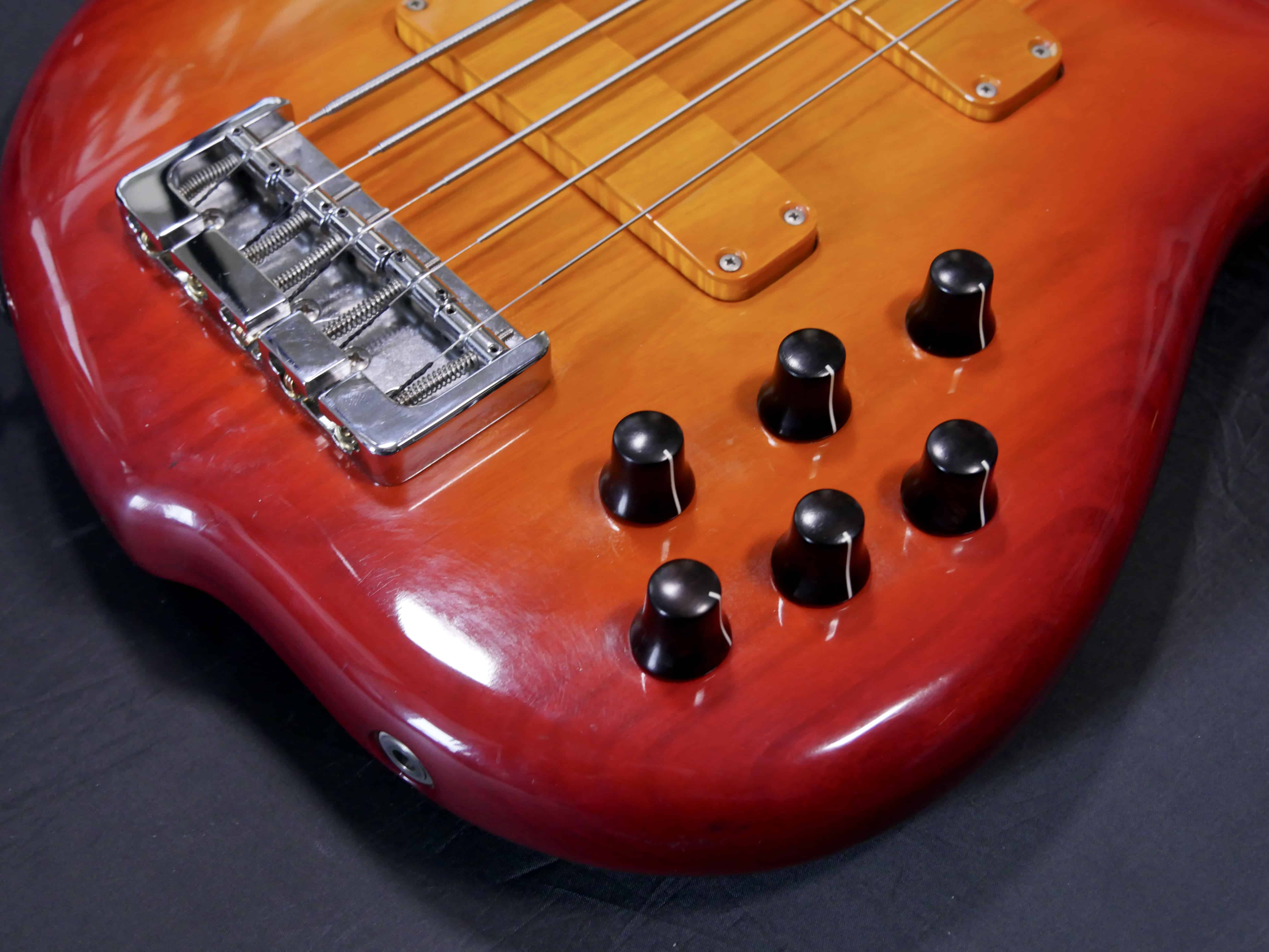 F bass BN5 Red Burst 2008