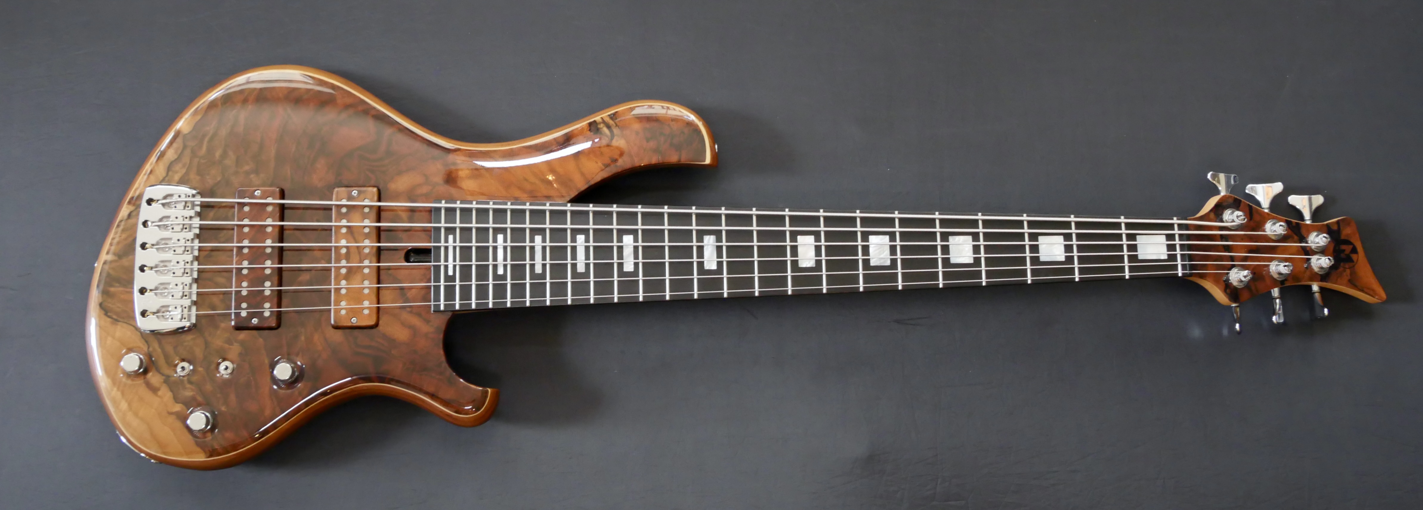 Preowned Maruszczyk Frog Omega Burled Walnut (2018)