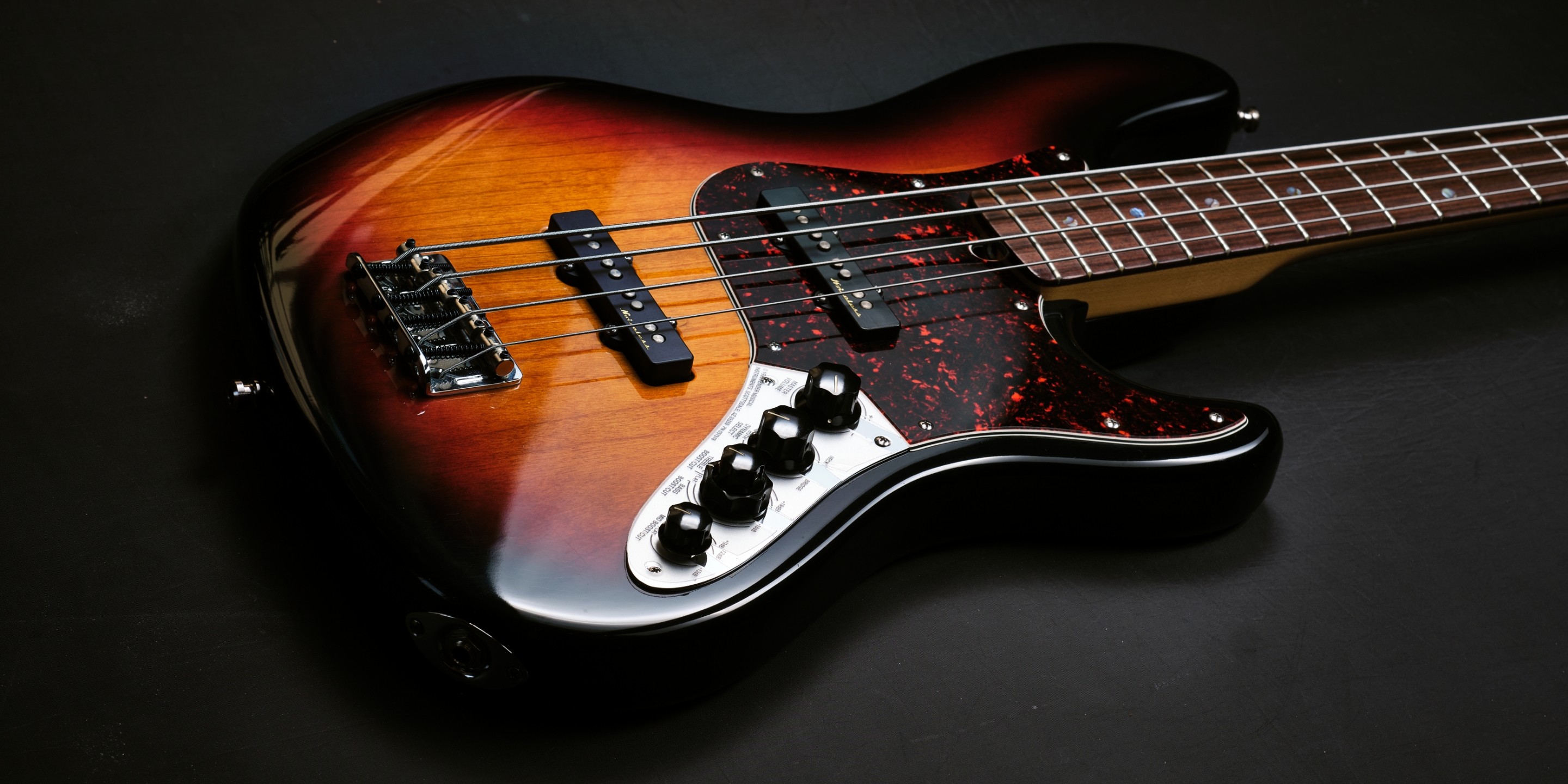 Fender American Deluxe Jazz Bass 3 Tone Sunburst