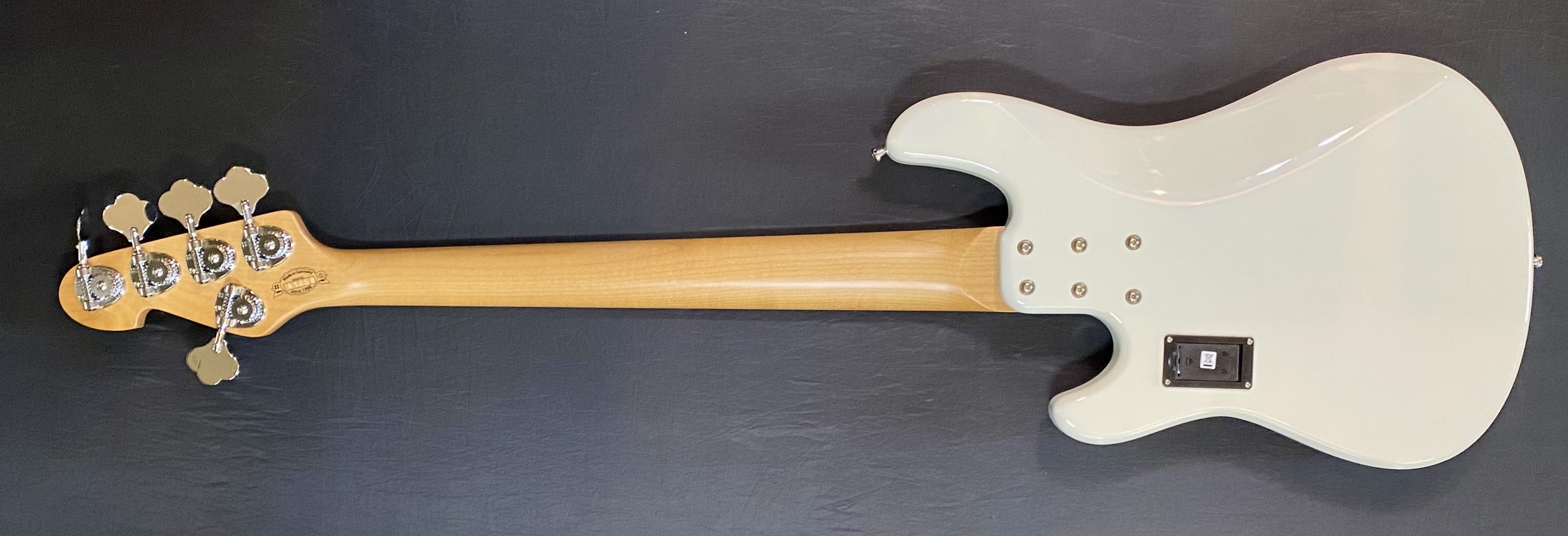 Sandberg VM5 Virgin White High Gloss