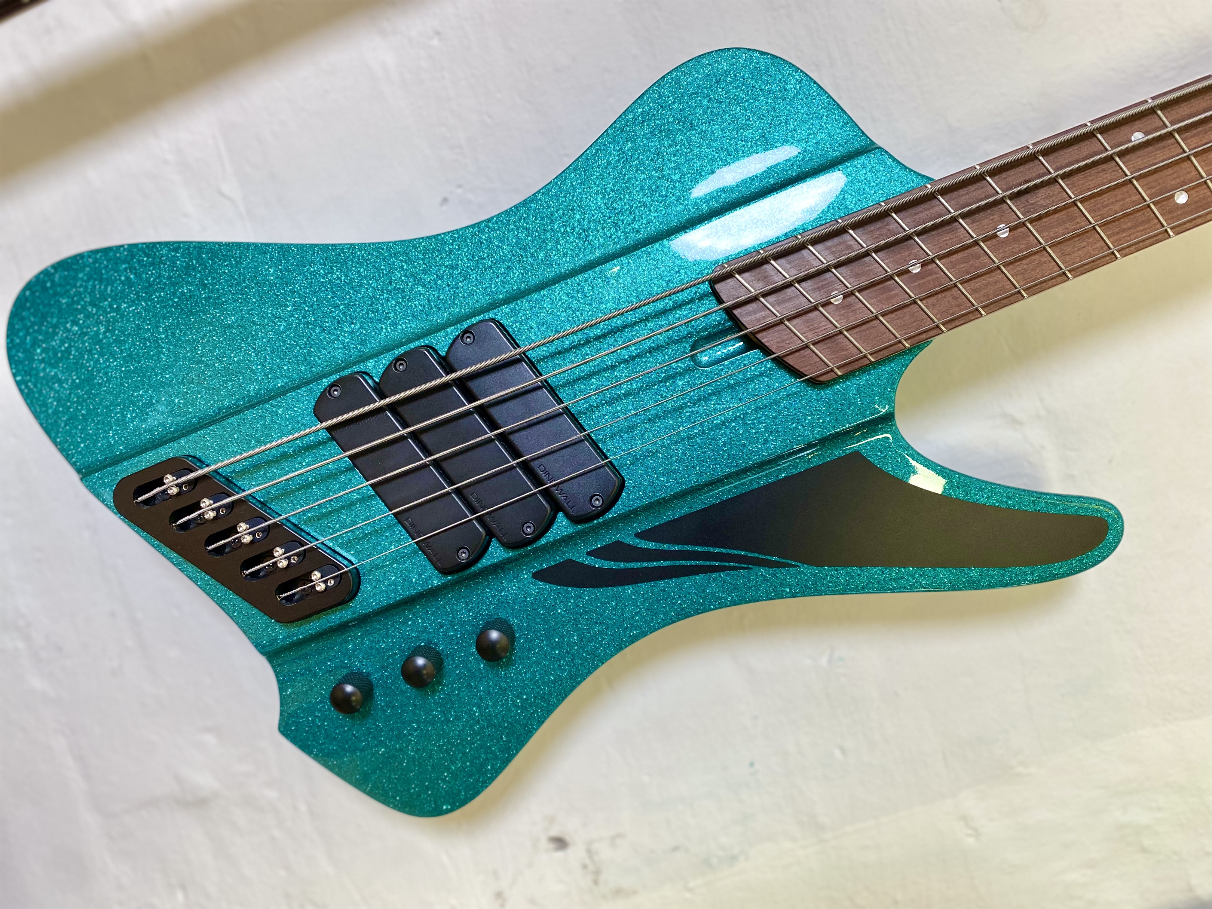 Pre-owned Dingwall D-roc 5