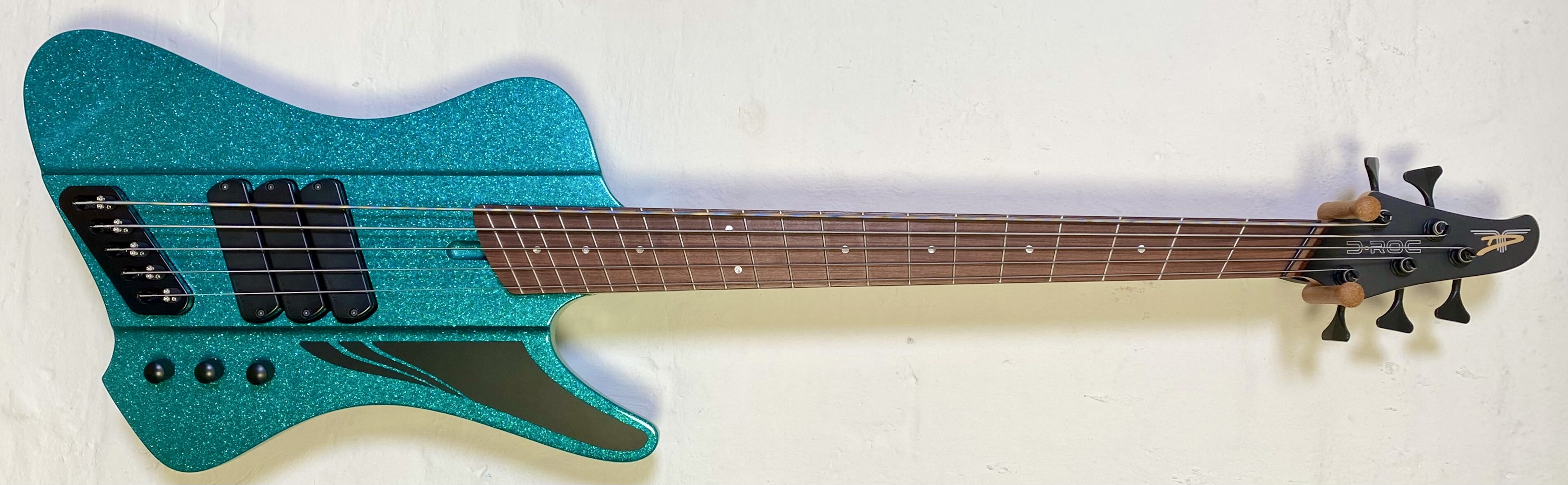 Pre-owned Dingwall D-roc 5