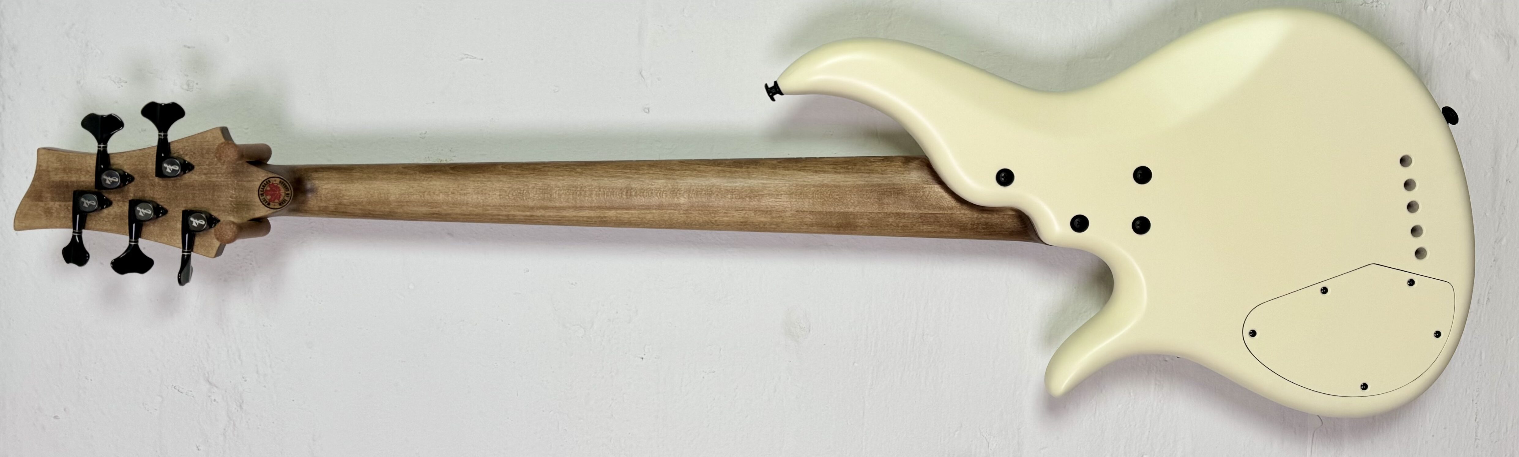 F bass AC5 Matt Olympic W hite