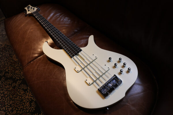 F Bass BN5 Olympic White Flat Top