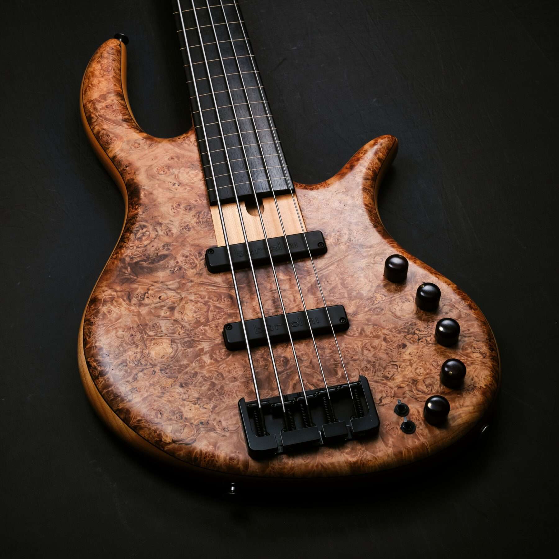 Pre-owned Elrick eVo Gold Series fretless 5 | Bass Buddha