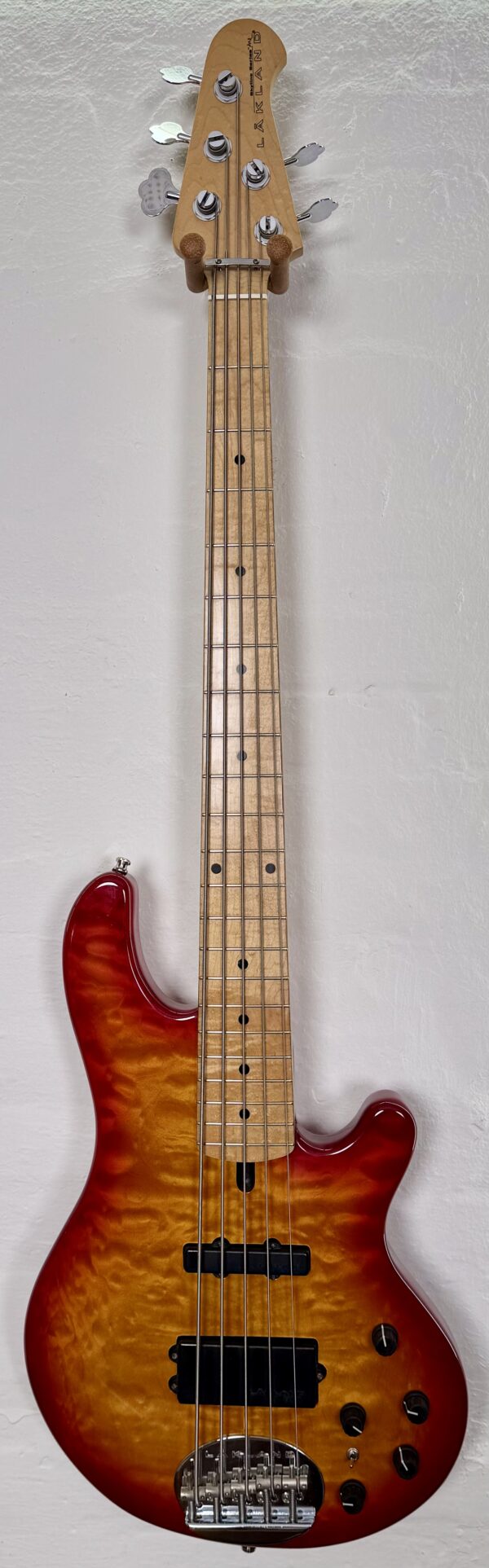 Pre-owned Lakland Skyline 55-02 Cherry Burst Quilted Maple (2008)