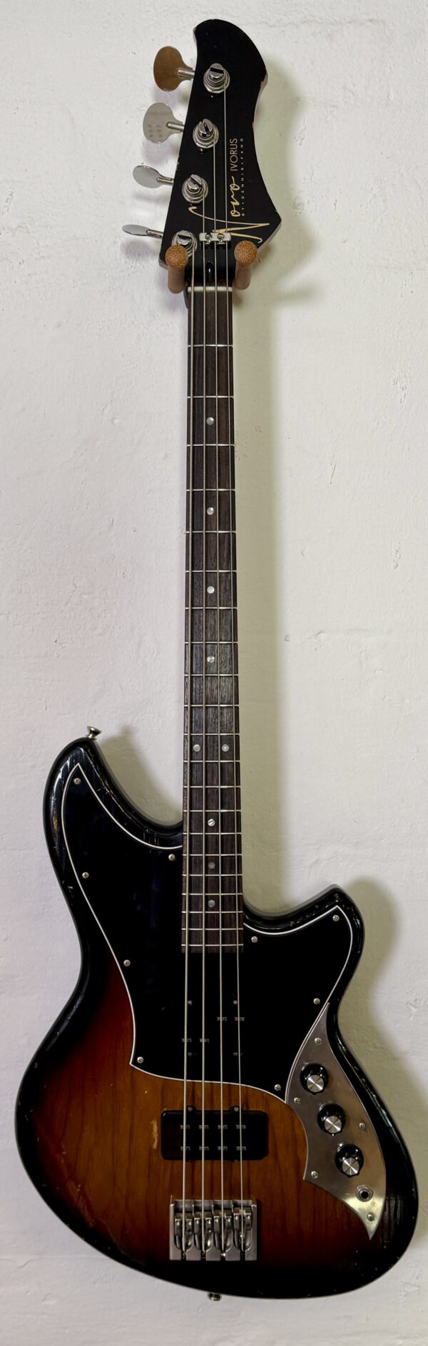 Preowned Novo Guitars Ivorus 32