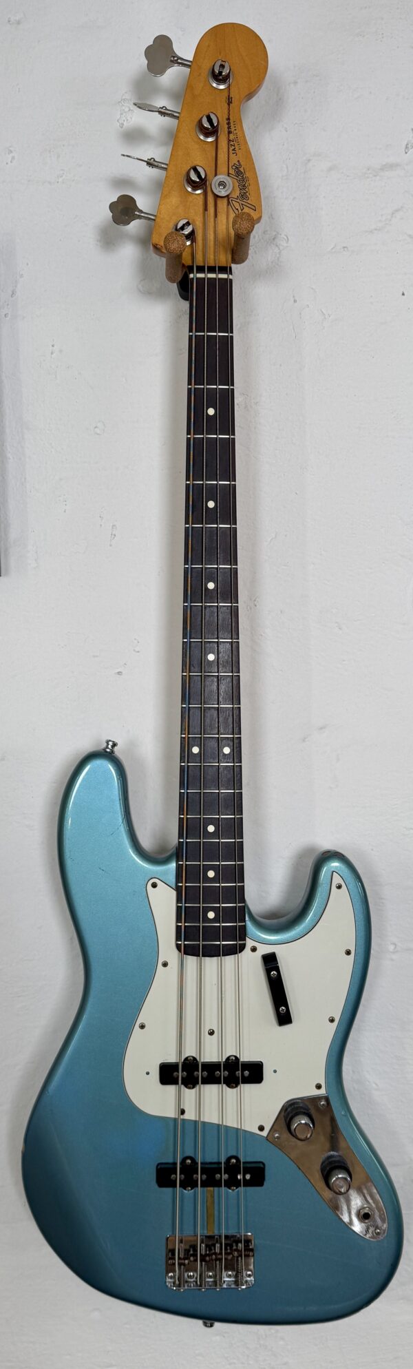 Pre-owned Fender American Vintage '62 Jazz Bass Lake Placid Blue 2000